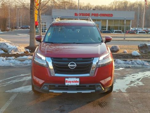 Used 2022 Nissan Pathfinder Platinum w/ Lighting Package (N92) image 5
