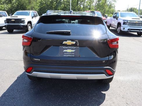 New 2026 Chevrolet Trax LT w/ LT Convenience Package FWD image 26