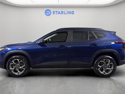 Certified 2024 Chevrolet Trax LT w/ Sunroof Package image 3