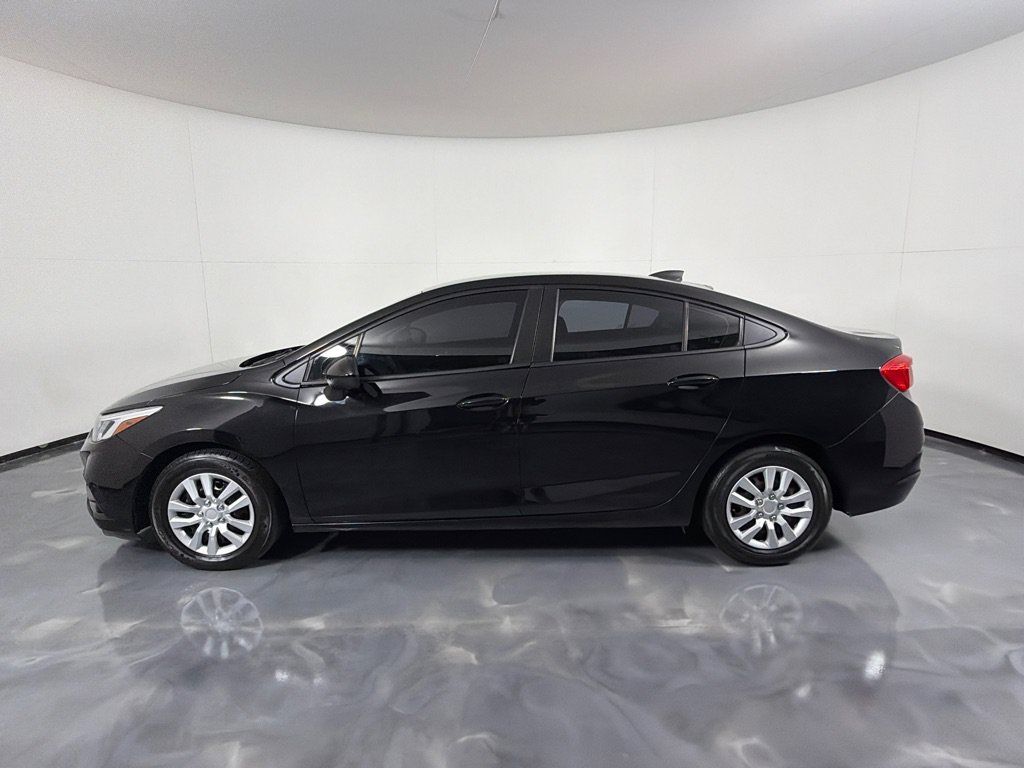 Used 2017 Chevrolet Cruze LS FWD image 5