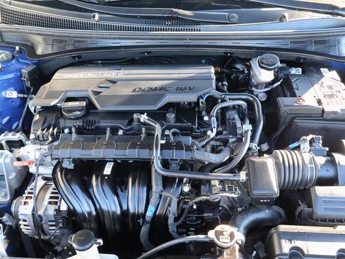 Used 2024 Hyundai Elantra Limited image 17