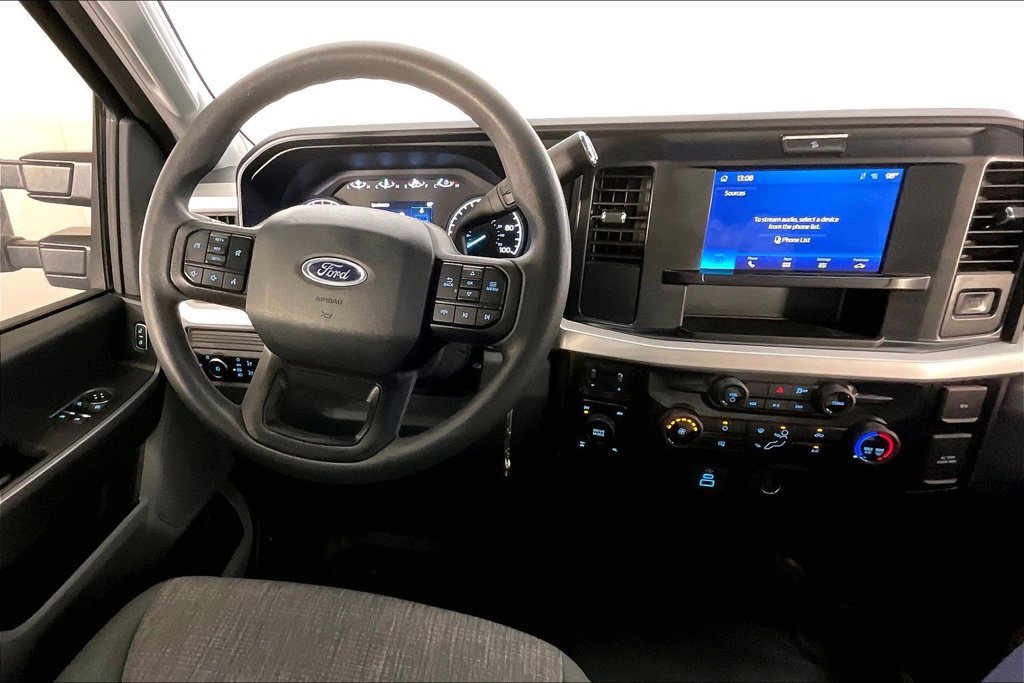 Used 2025 Ford F350 XLT w/ FX4 Off-Road Package AWD/4WD image 6