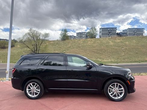Used 2023 Dodge Durango GT image 9