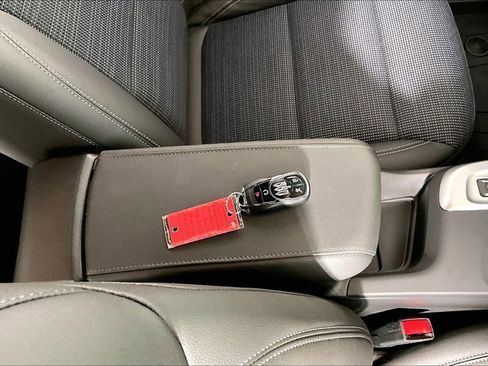 Certified 2026 Buick Envista Sport Touring w/ Convenience I Package FWD image 32