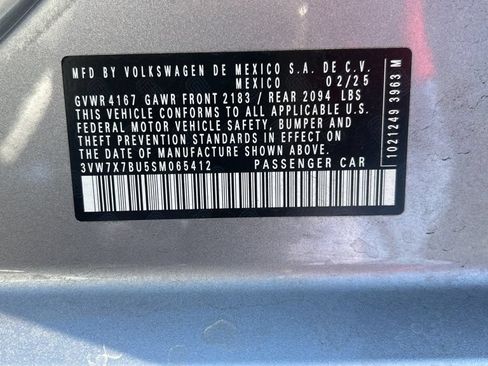 Used 2025 Volkswagen Jetta SE FWD image 3