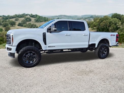Used 2024 Ford F250 Lariat w/ Sport Appearance Package AWD/4WD image 4