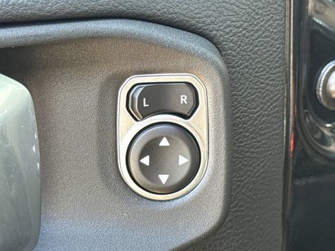 Used 2023 Jeep Gladiator Rubicon w/ LED Lighting Group AWD/4WD image 22