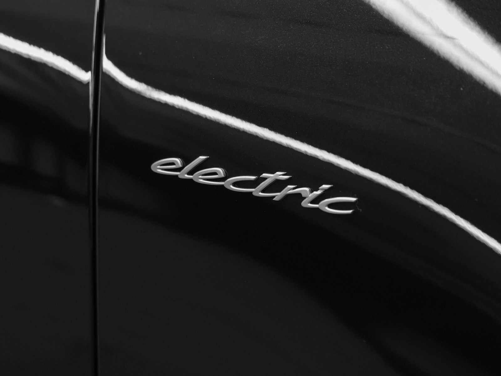 Certified 2026 Porsche Macan 4 Electric AWD/4WD image 17