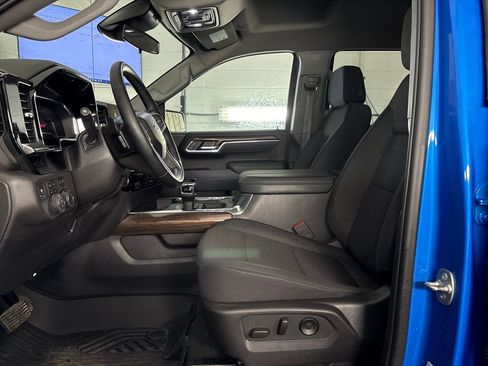 Used 2025 Chevrolet Silverado 1500 LT Trail Boss w/ Convenience Package II AWD/4WD image 14