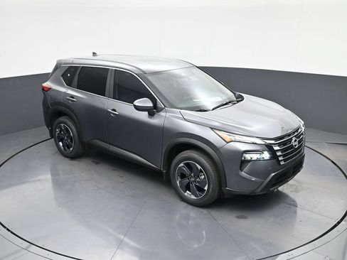 Certified 2026 Nissan Rogue SV FWD image 28