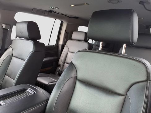 Used 2020 Chevrolet Suburban Premier AWD/4WD image 20
