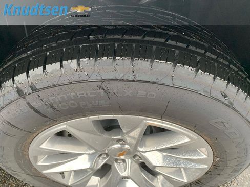 New 2026 Chevrolet Suburban Premier image 10