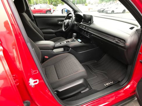 Certified 2025 Honda HR-V Sport image 11