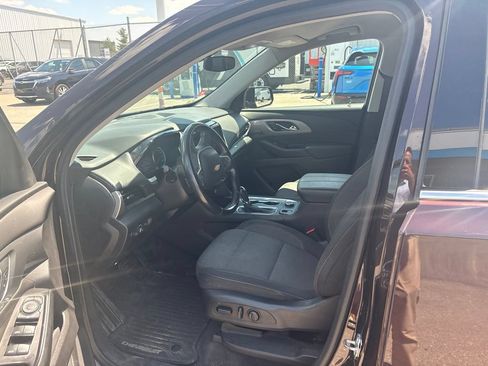 Used 2020 Chevrolet Traverse LT FWD image 13