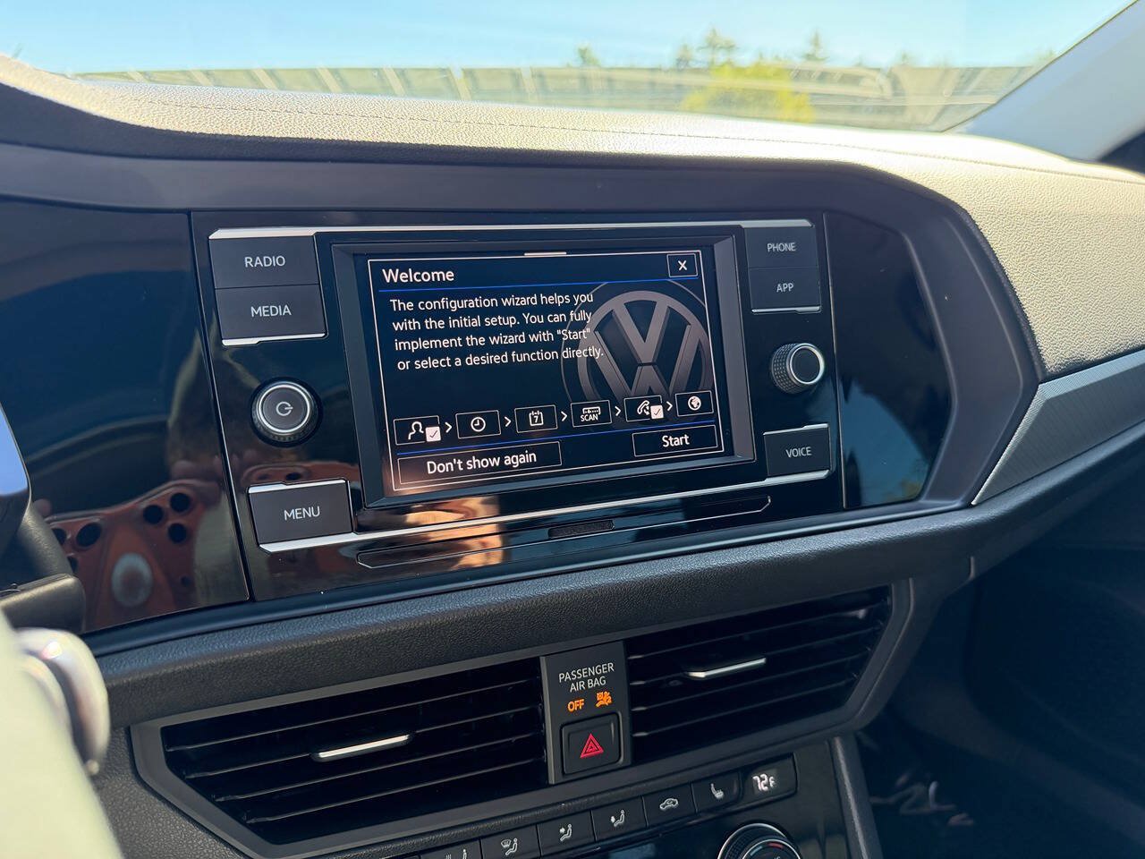Used 2020 Volkswagen Jetta SE w/ SE Cold Weather Package FWD image 12