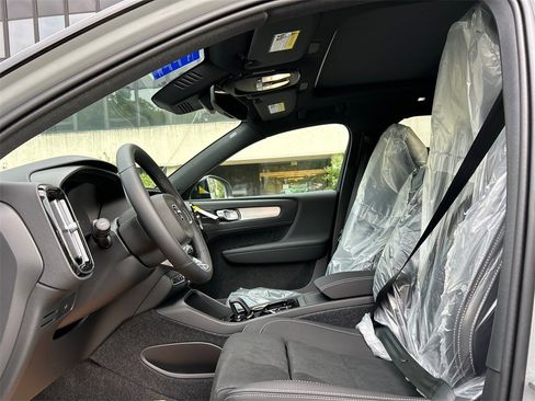 New 2026 Volvo XC40 B5 Ultra w/ Climate Package image 11