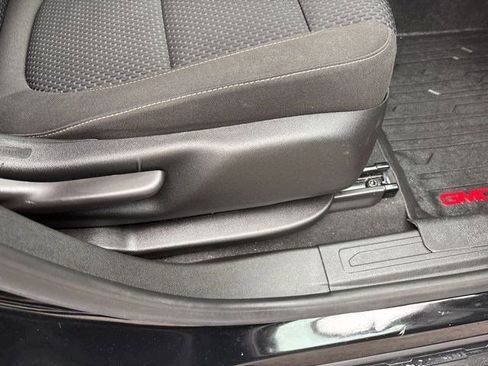 Used 2023 GMC Acadia SLE image 41