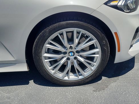 Used 2023 BMW 330i Sedan w/ Driving Assistance Package RWD image 5