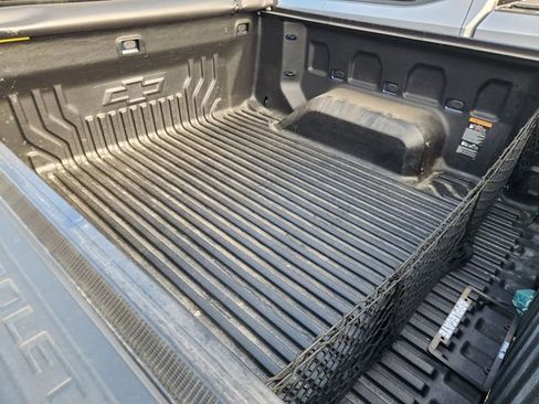 Used 2023 Chevrolet Silverado 1500 LT AWD/4WD image 8