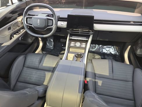 Used 2025 Lincoln Nautilus Reserve AWD/4WD image 22