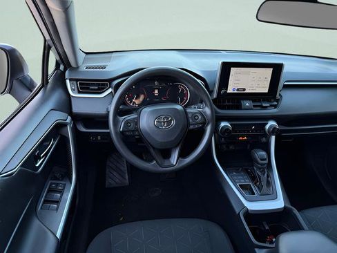 Used 2024 Toyota RAV4 XLE AWD/4WD image 7