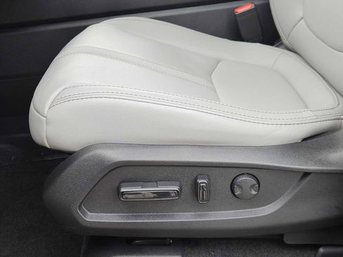 Used 2025 Honda Pilot EX-L image 22