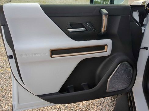 New 2025 GMC Hummer EV 3X image 11