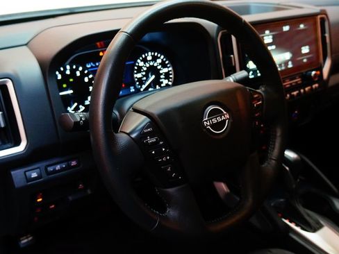 Used 2025 Nissan Frontier SV w/ SV Convenience Package AWD/4WD image 9