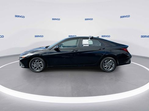 Used 2024 Hyundai Elantra SEL FWD image 5