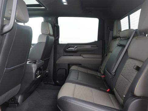 Used 2022 Chevrolet Silverado 1500 ZR2 w/ Technology Package image 21