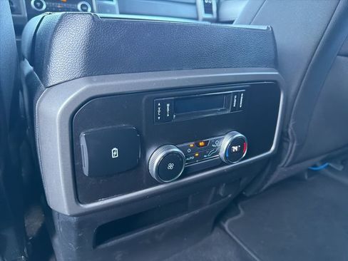 Used 2020 Ford Expedition XLT image 28