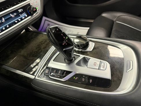 Used 2021 BMW 750i xDrive w/ Executive Package image 72