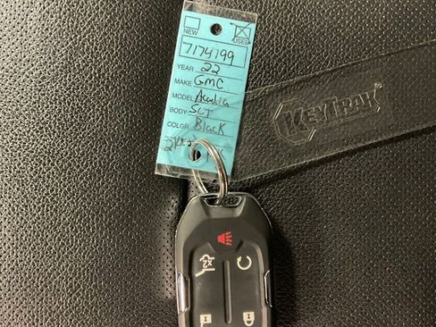 Used 2022 GMC Acadia SLT image 37