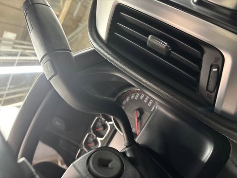 Used 2015 GMC Sierra 2500 SLT w/ Suspension Package, Off-Road image 24