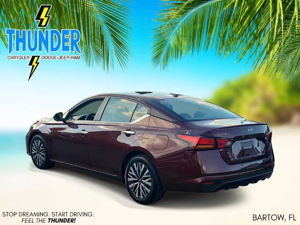 Used 2025 Nissan Altima 2.5 SV FWD image 3