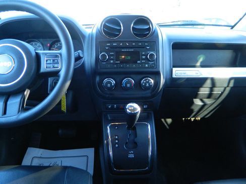 Used 2014 Jeep Compass Sport w/ Power Value Group FWD image 16