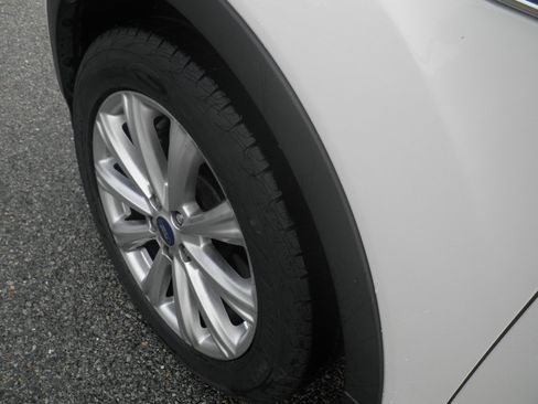 Used 2017 Ford Escape Titanium image 13