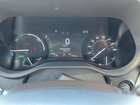 Used 2025 Toyota Sienna XLE AWD/4WD image 17