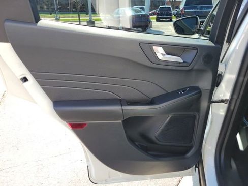 Used 2023 Ford Escape Platinum w/ Premium Technology Package image 17