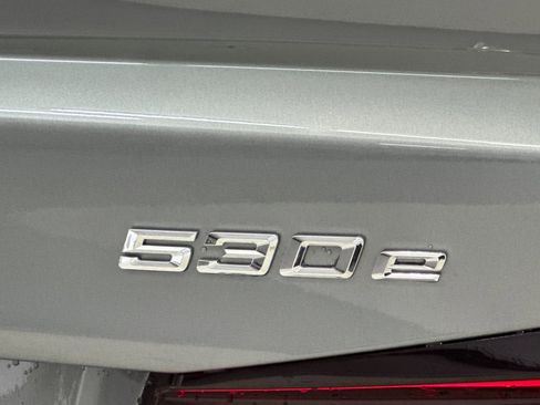 Certified 2023 BMW 530e w/ Premium Package image 20