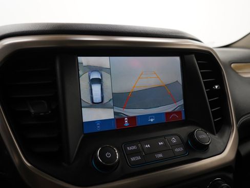 Used 2018 GMC Acadia Denali w/ Technology Package AWD/4WD image 29