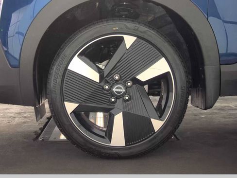 Used 2026 Nissan Kicks SR FWD image 10