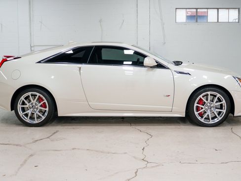 Used 2013 Cadillac CTS V RWD image 19