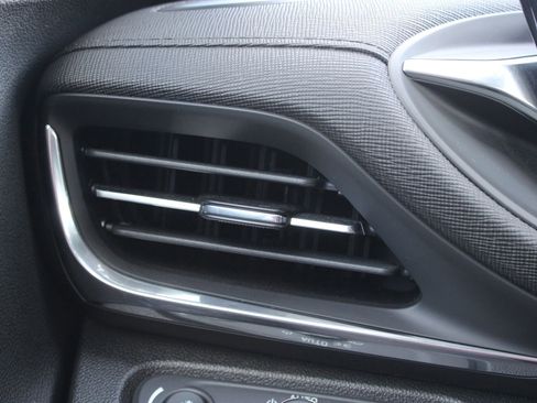 Used 2024 Buick Envista Preferred w/ Convenience I Package image 25