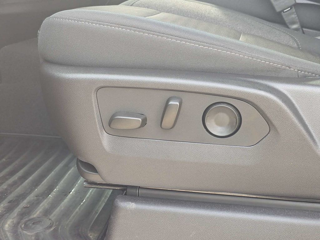 Used 2024 Chevrolet Silverado 1500 LT AWD/4WD image 20