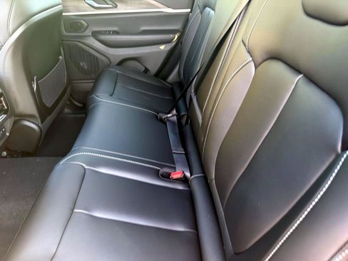 New 2026 Jeep Grand Cherokee Limited AWD/4WD image 13