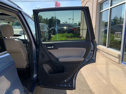 Used 2017 Subaru Forester 2.5i Limited AWD/4WD image 34