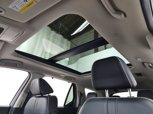 Used 2025 Honda Pilot Elite image 17