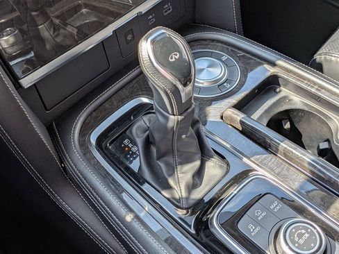 Used 2024 INFINITI QX80 Luxe image 26