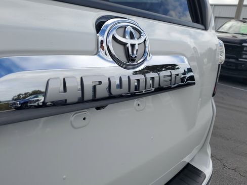 Used 2018 Toyota 4Runner Limited image 9